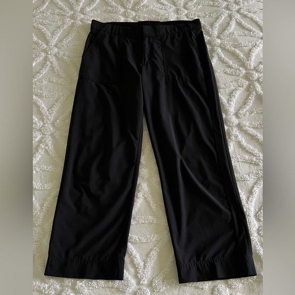 Athleta Tribeca Utility Crop Pants Black Size 8 Zip Pockets Hiking 446630 - Picture 10 of 15